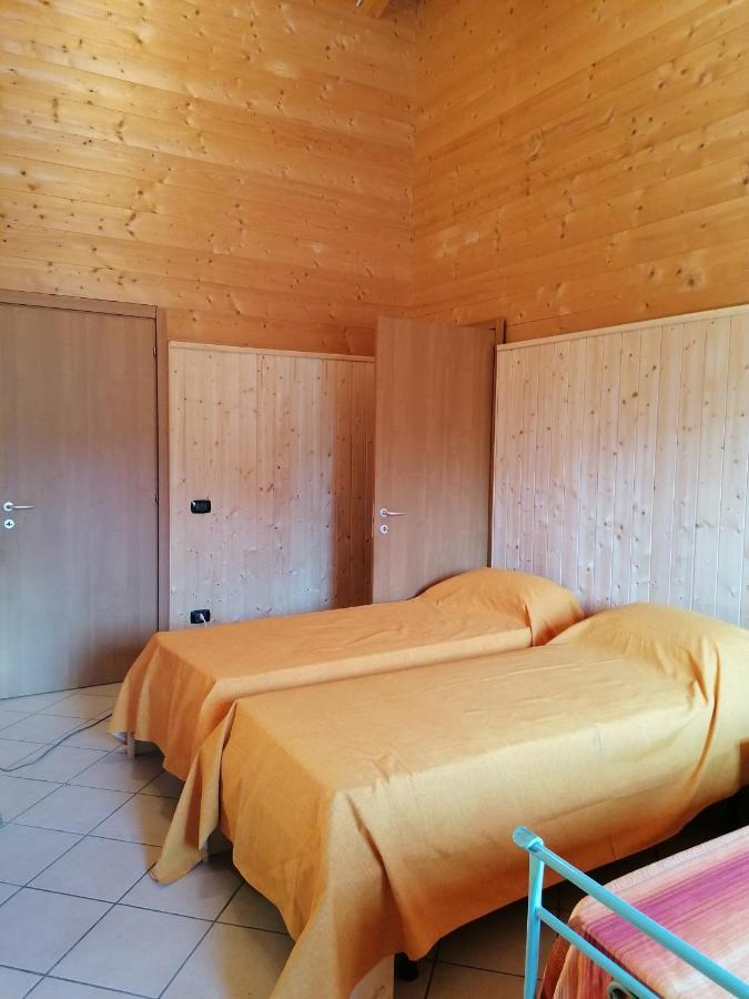 Agriturismo Bio Apipoli Lucino Kültér fotó